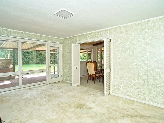 4th image of 3330 Fairhill Dr