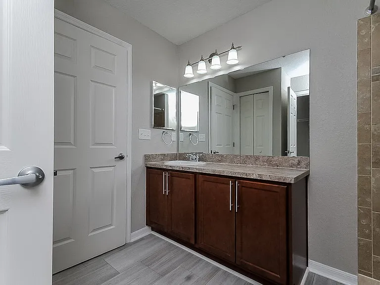6111 Evansbrook Dr — Photo 9