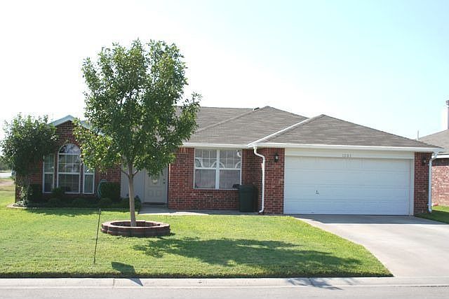 2nd image of 1201 Jacie Ln