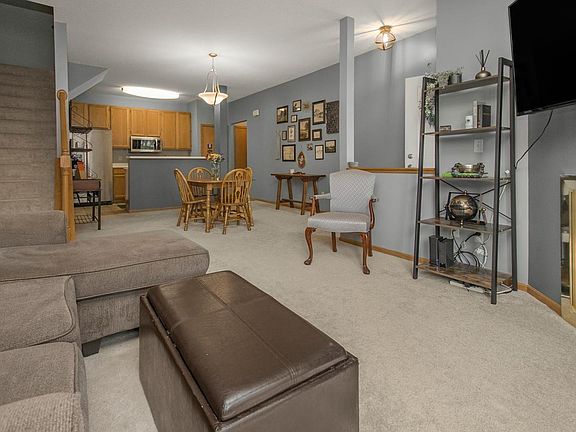 5th image of 15634 Garnet Way #21
