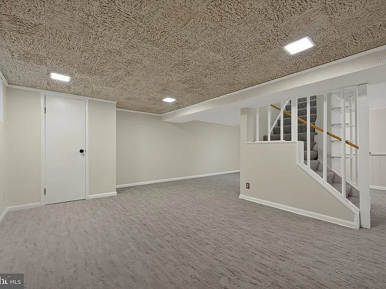 6206 Hillview Ave — Photo 38