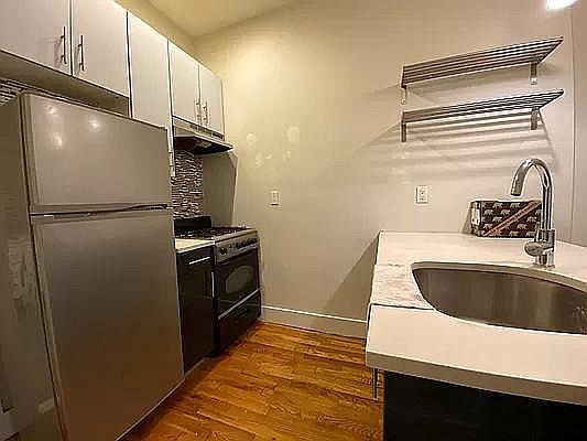 2nd image of 901 Saint Johns Pl #1F