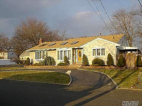 1st image of 277 W 17th St