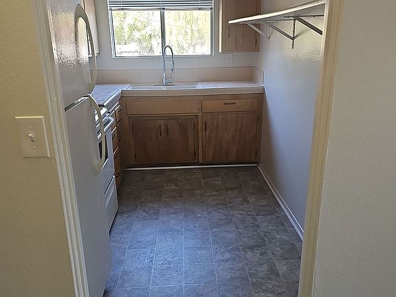 3rd image of 887 Islay St APT 8