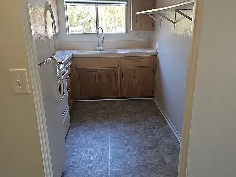 887 Islay St — Photo 6