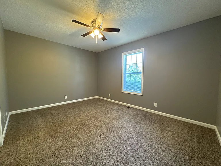 910 Applegrove Cir — Photo 7
