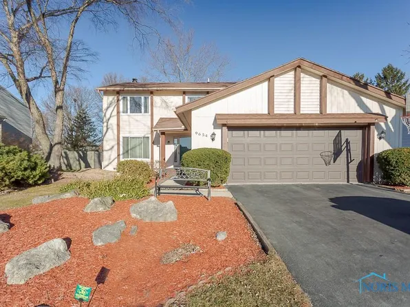 9654 Millcroft Rd, Perrysburg, OH 43551