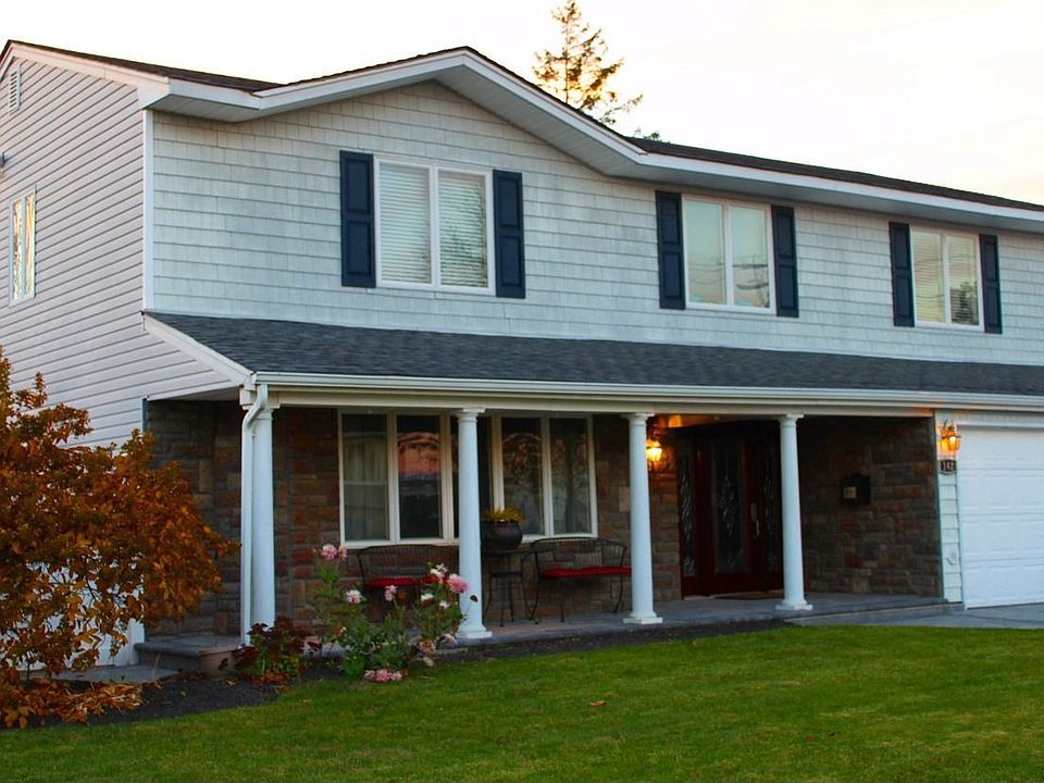 1st image of 142 Cedar Point Dr