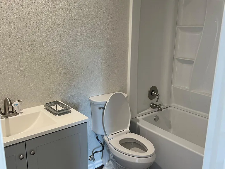 311 Ivy Ln — Photo 6