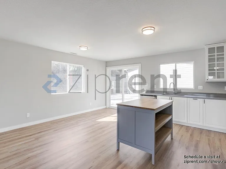 3937 La Cresenta Rd — Photo 2