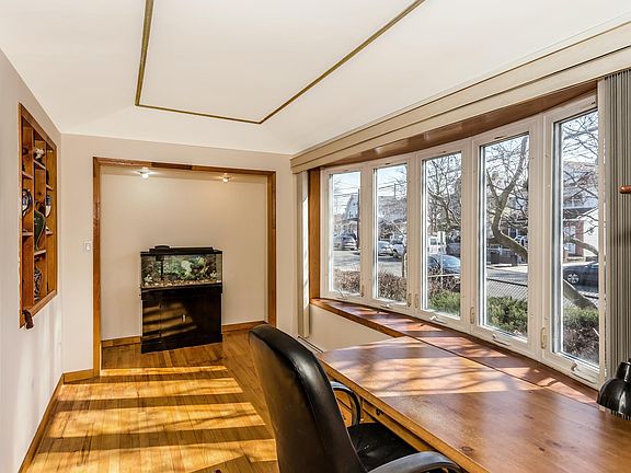 4th image of 615 Brooklyn Ave