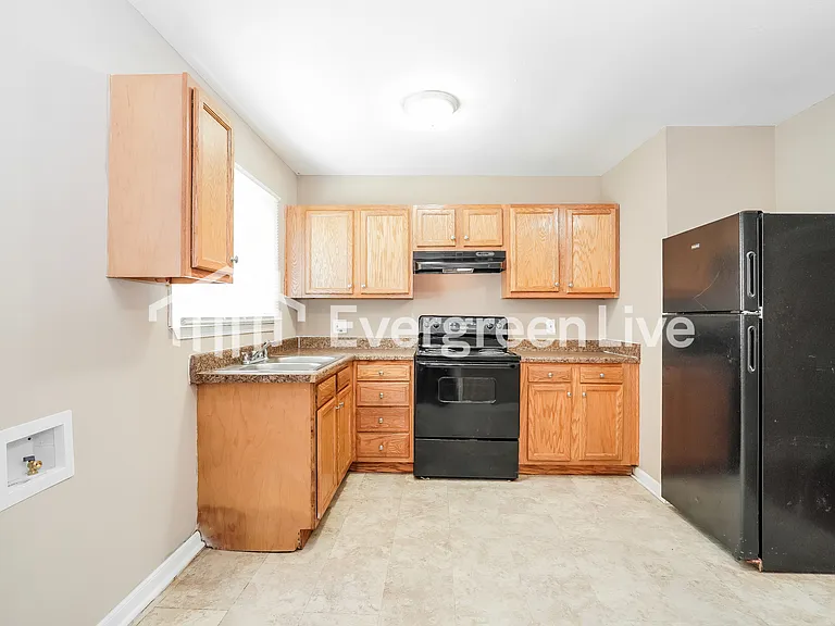 1634 Huxley Dr — Photo 5