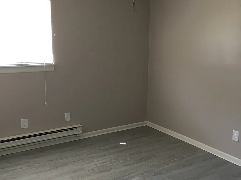 Stoney Creek Apartments — Photo 56