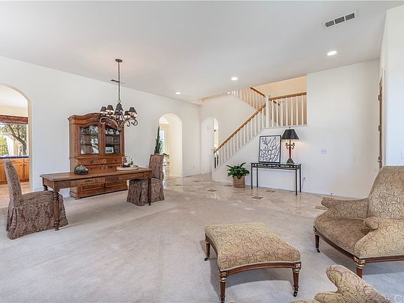 5th image of 3925 Holly Springs Dr