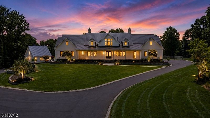 1st image of 7 Homelands Dr