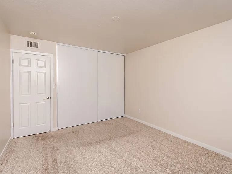 Riverbend Apartments — Photo 71