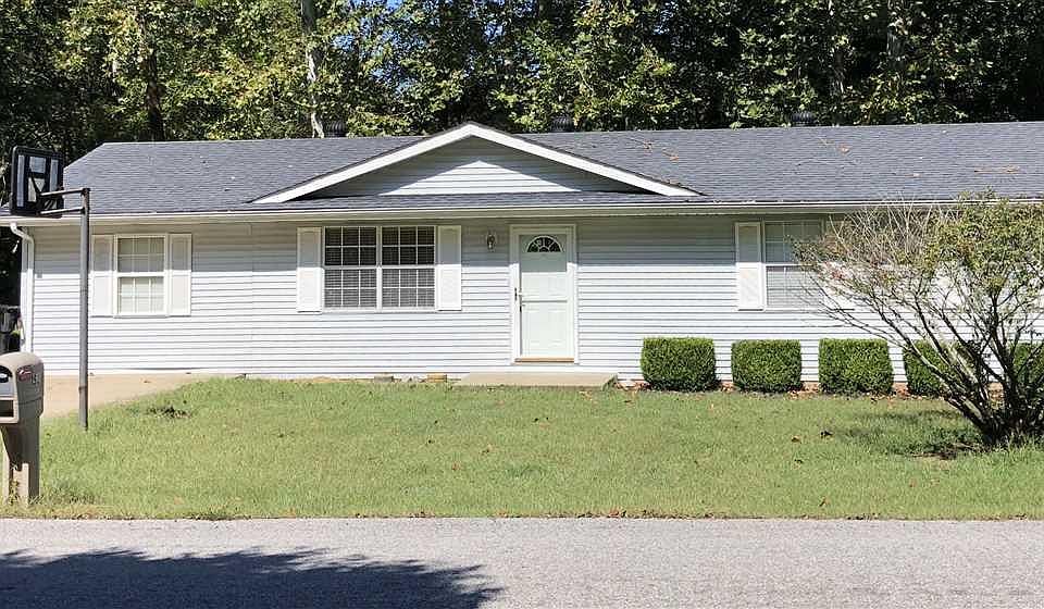 1st image of 152 Pebble Dr
