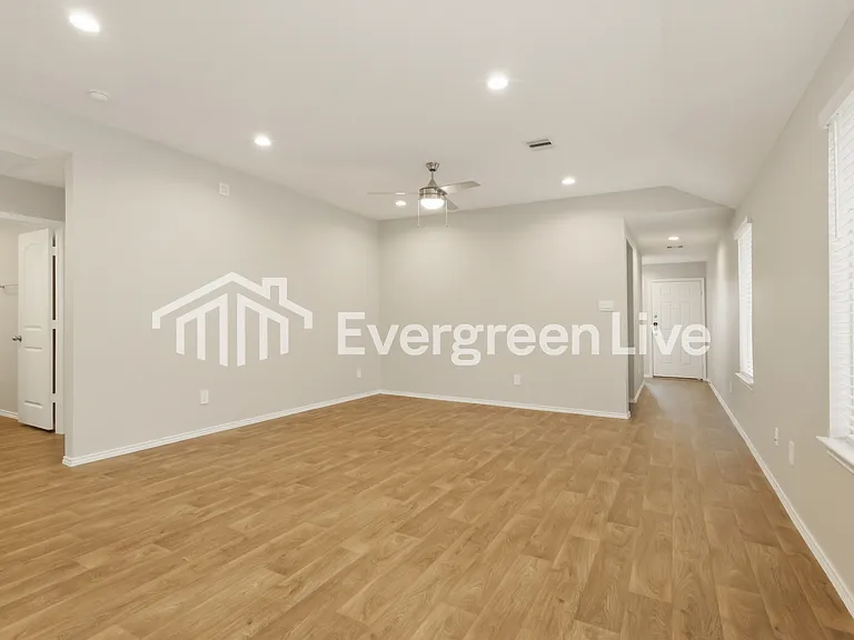 9922 Glen Brook Ln — Photo 7