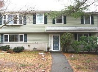 8 Laing Cir, Burlington, MA 01803