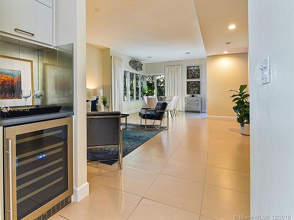 4th image of 230 Zoe Way