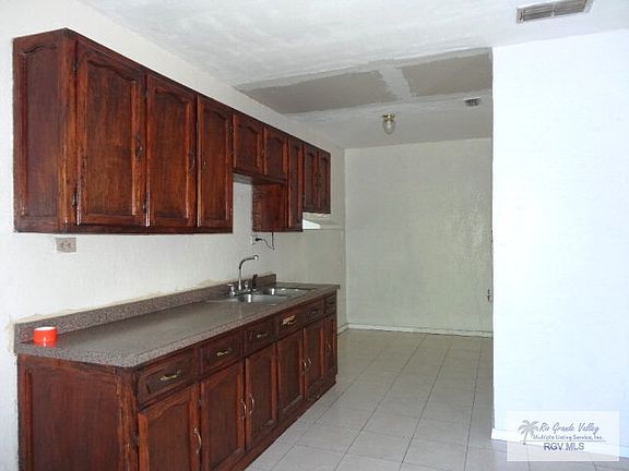 5th image of 1114 Bowie Dr