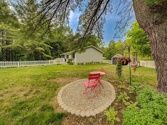 4th image of 2020 Cove Dr