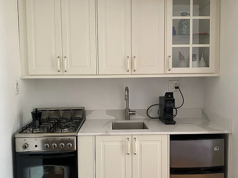 317 E 18th St #5C — Photo 3