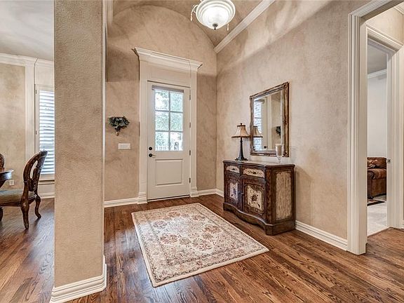 4th image of 7010 Primrose Ln