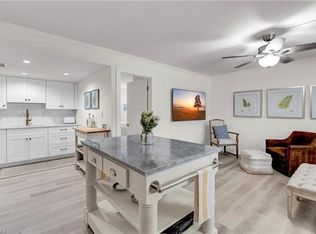 975 9th Ave S APT 7, Naples, FL 34102