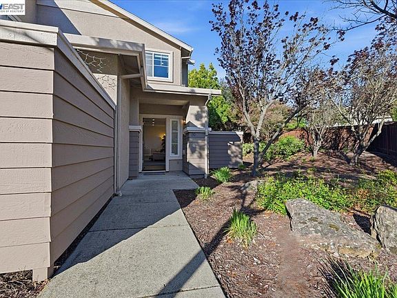 2nd image of 130 Sutter Creek Ln