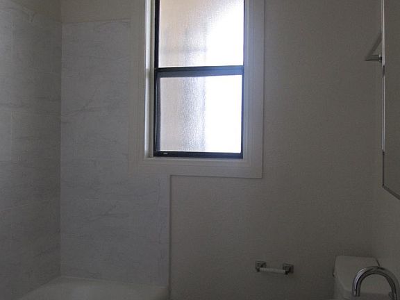3rd image of 346 N Vermont Ave APT 612
