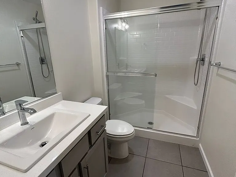 2249 Hough Ave — Photo 5