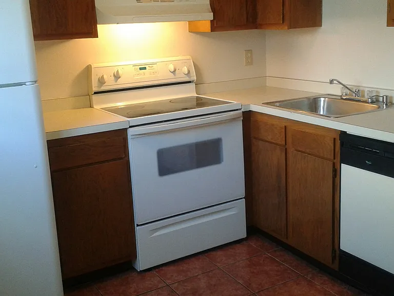 7328 Buffalo Ave #4 — Photo 1