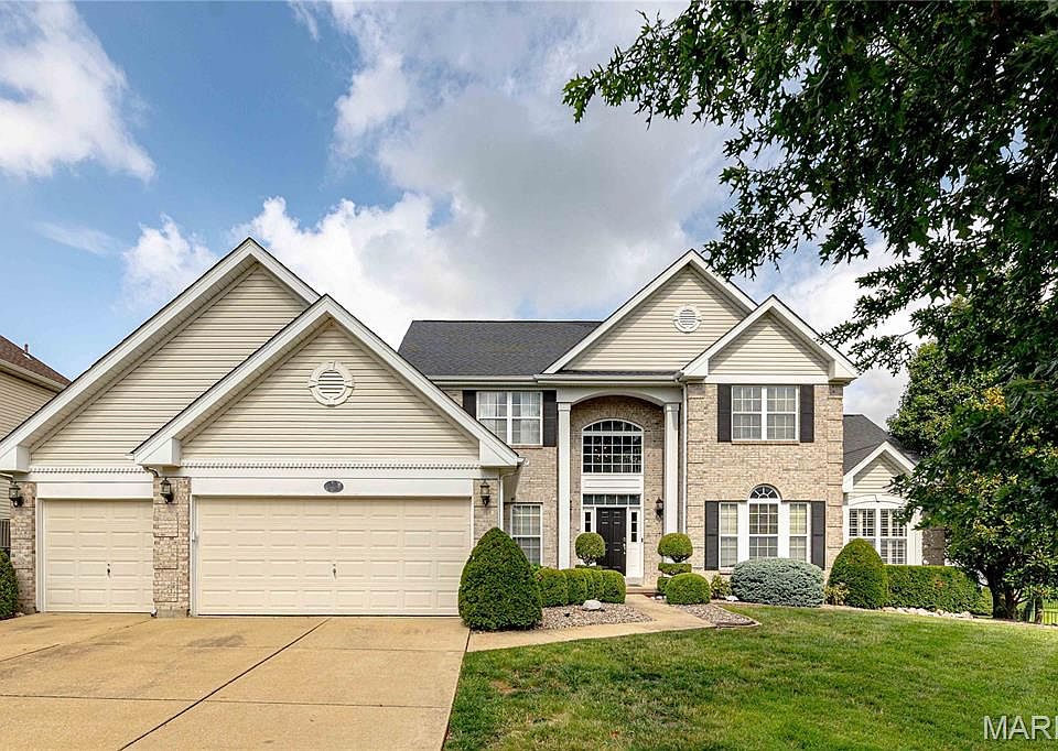 1st image of 11 Orchard Trace Ln