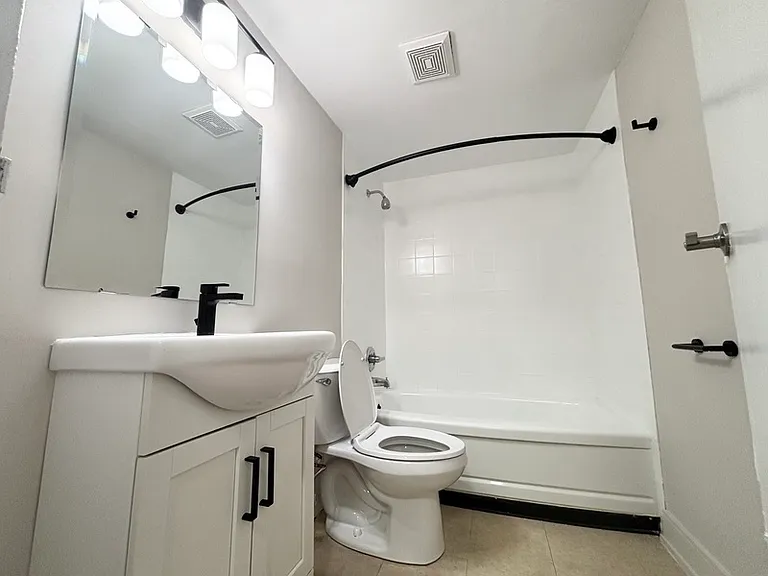 10 Park Ave W — Photo 13