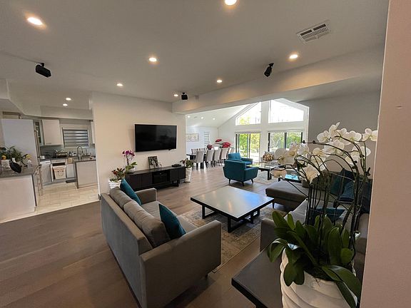 4th image of 5104 Garden Grove Ave