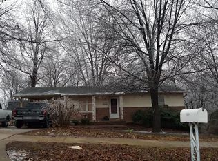 1834 Hawkins Pl, Fenton, MO 63026