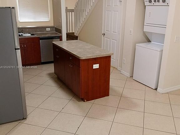 2nd image of 1936 Alamanda Way #1