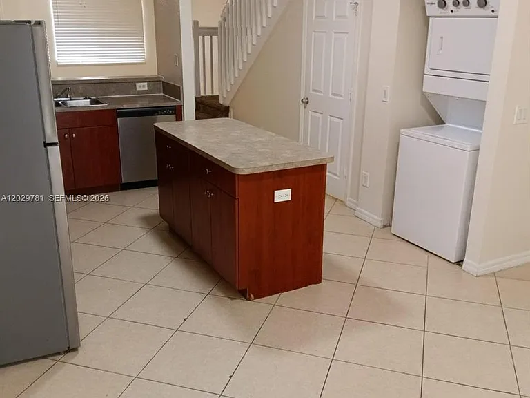 1936 Alamanda Way #1 — Photo 2