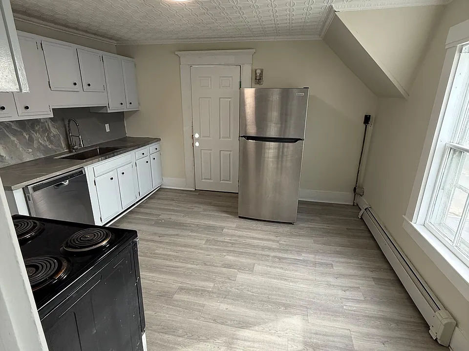 503 Hanover St #2