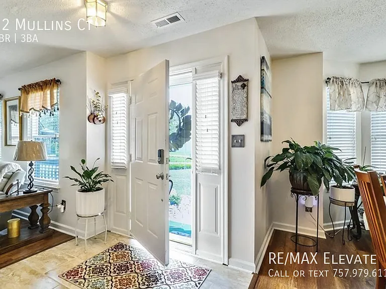 12 Mullins Ct — Photo 3