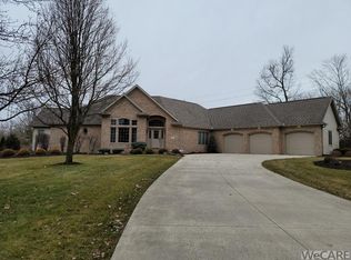 2606 Shoreline Dr, Lima, OH 45805