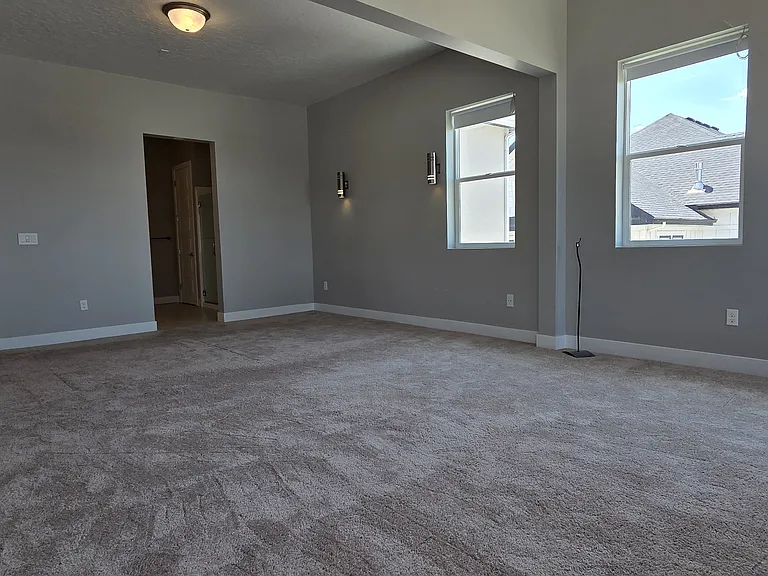 875 E 1400 S — Photo 14
