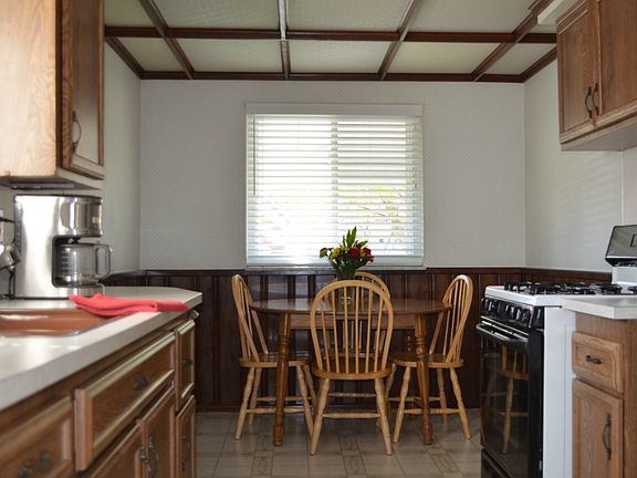 5th image of 22427 Lake Dr