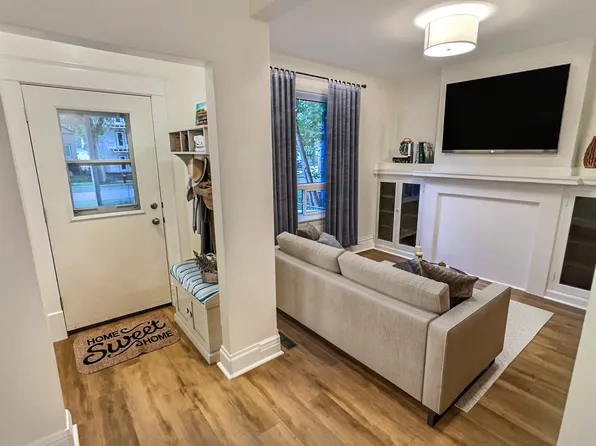 171 Eugenie St #1, Winnipeg, MB R2H 0X9