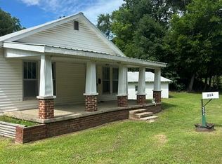 232 Natchez Trace Rd, Camden, TN 38320