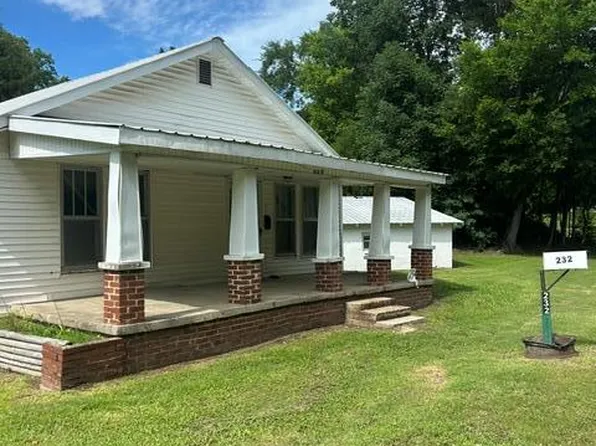 232 Natchez Trace Rd, Camden, TN 38320