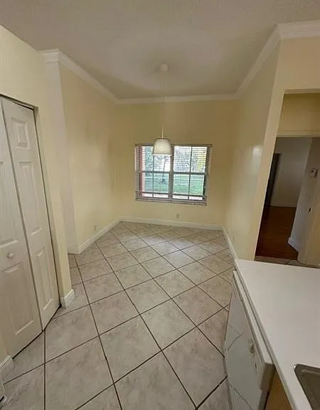 1572 Banyan Way — Photo 21