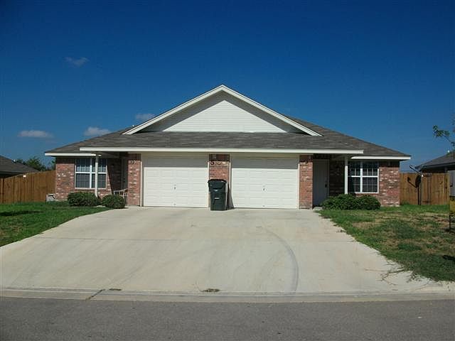 1st image of 507 Manhattan Dr