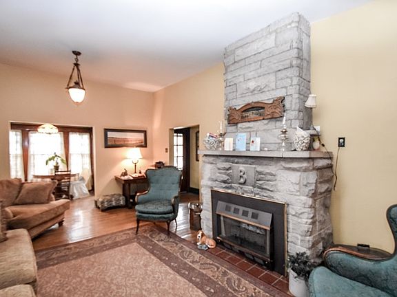 5th image of 8298 W Main St